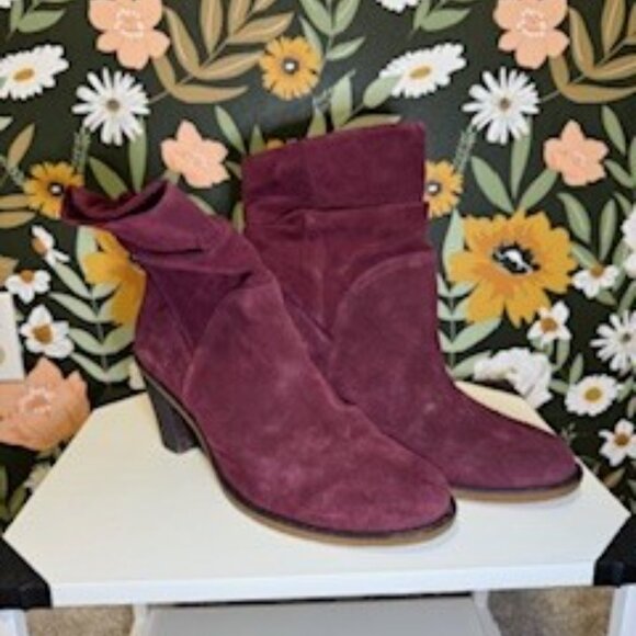 Vince Camuto Suede Slouchy Boot - Size 12 - Picture 2 of 5